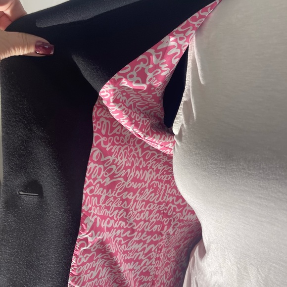 Lilly Pulitzer Leighton black blazer in XL.  Lilly Pulitzer pink logo inside. - Picture 9 of 12